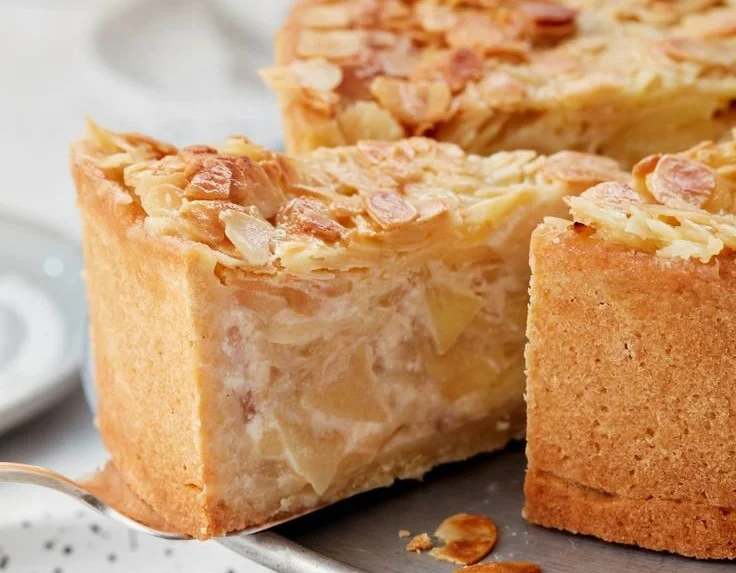 Fruchtiger Apfel Bienenstich Kuchen