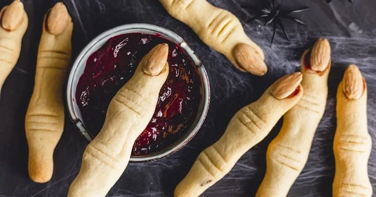 Hexenfinger Halloweenkekse selbst gebacken, ideale gruselige Leckerei.