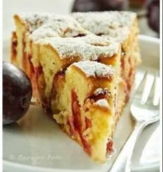 Saftiger Pflaumenkuchen mit frischen Pflaumen und lockerem Teig