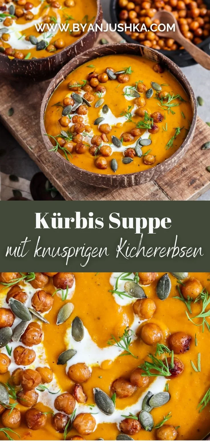 Kürbissuppe mit Kichererbsen in einer Schüssel serviert