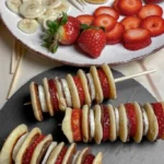 mini pancake spiesse mit erdbeeren banane und scho 2026 07 24 032957 683x1024 1