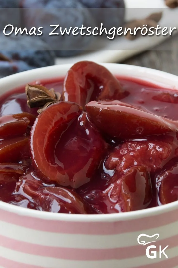 Omas Zwetschgenröster Rezept mit saftigen Zwetschgen und Gewürzen