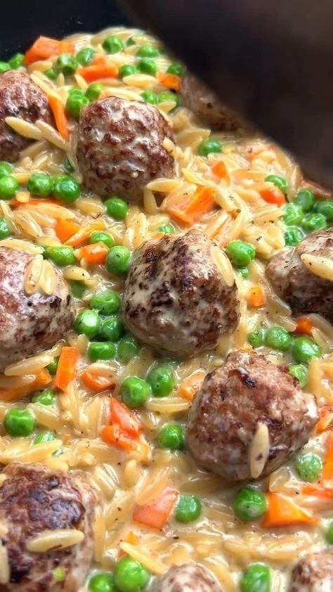 Onepot Orzo Wikinger Topf Gericht mit frischen Zutaten