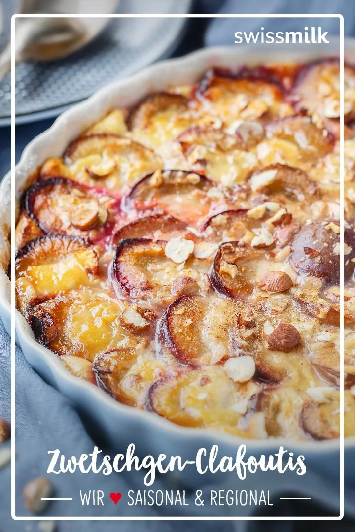 Zwetschgen-Clafoutis mit saftigen Pflaumen und einer goldbraunen Kruste