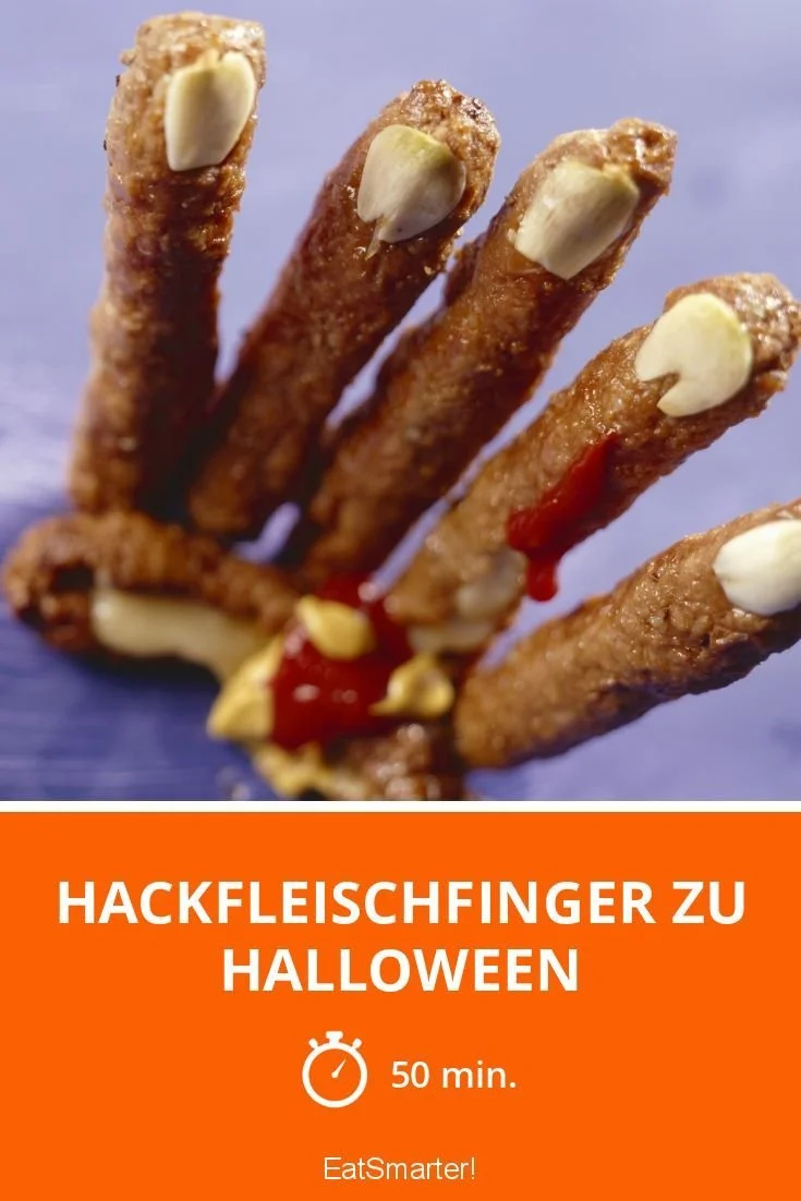 Leckere Hackfleischfinger als gruselige Halloween-Snacks präsentiert.