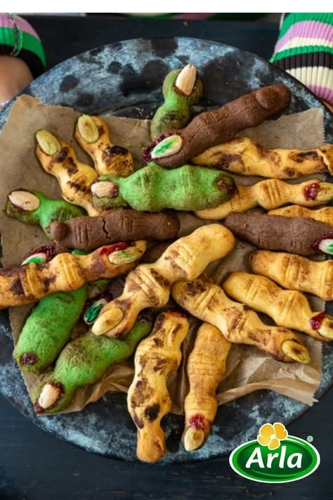 Halloween Kekse in Form von Hexenfingern für die Gruselzeit