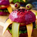 monster burger rezept mit roten burgerbrotchen s 2026 08 06 224135 683x1024 1