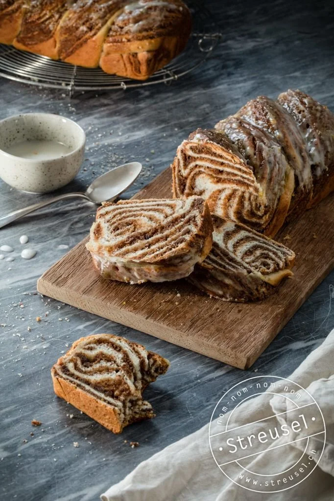Leckeres Nussstollen Rezept von Streusel, ideal für die Festtage.