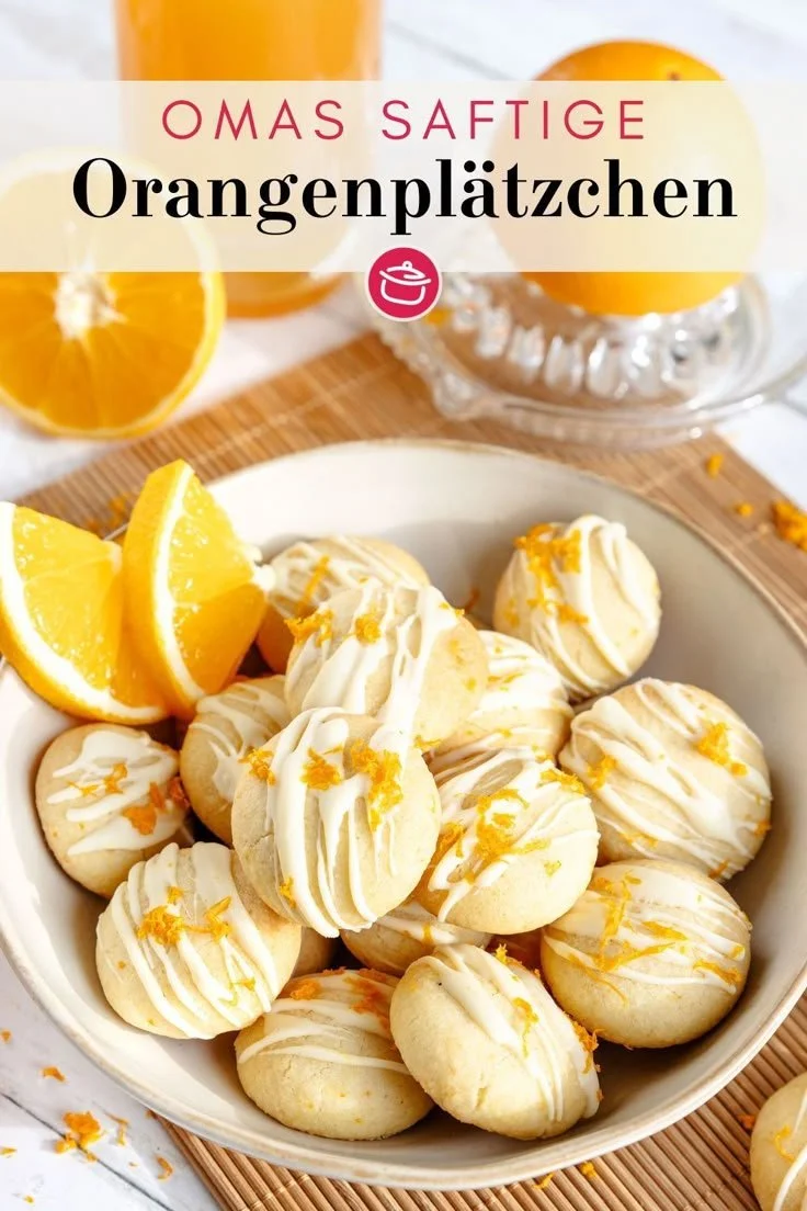 Omas saftige Orangenplätzchen auf einem Teller serviert
