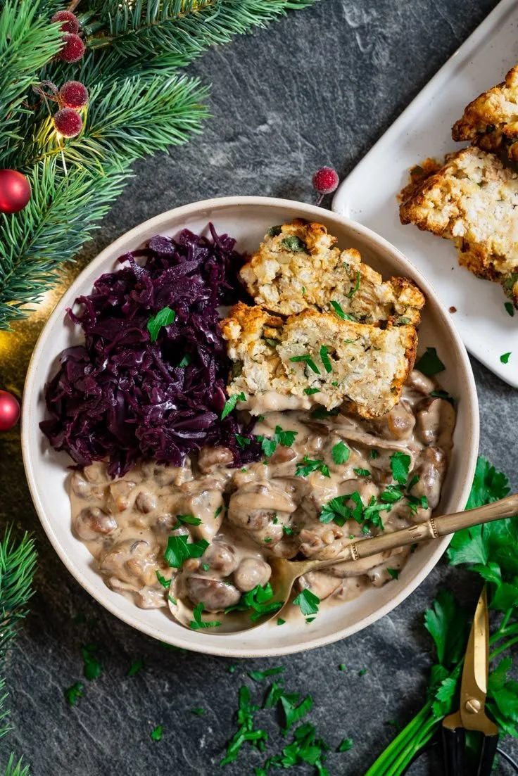 Pilz-Maronen-Ragout mit Knödel für ein festliches vegetarisches Weihnachtsessen