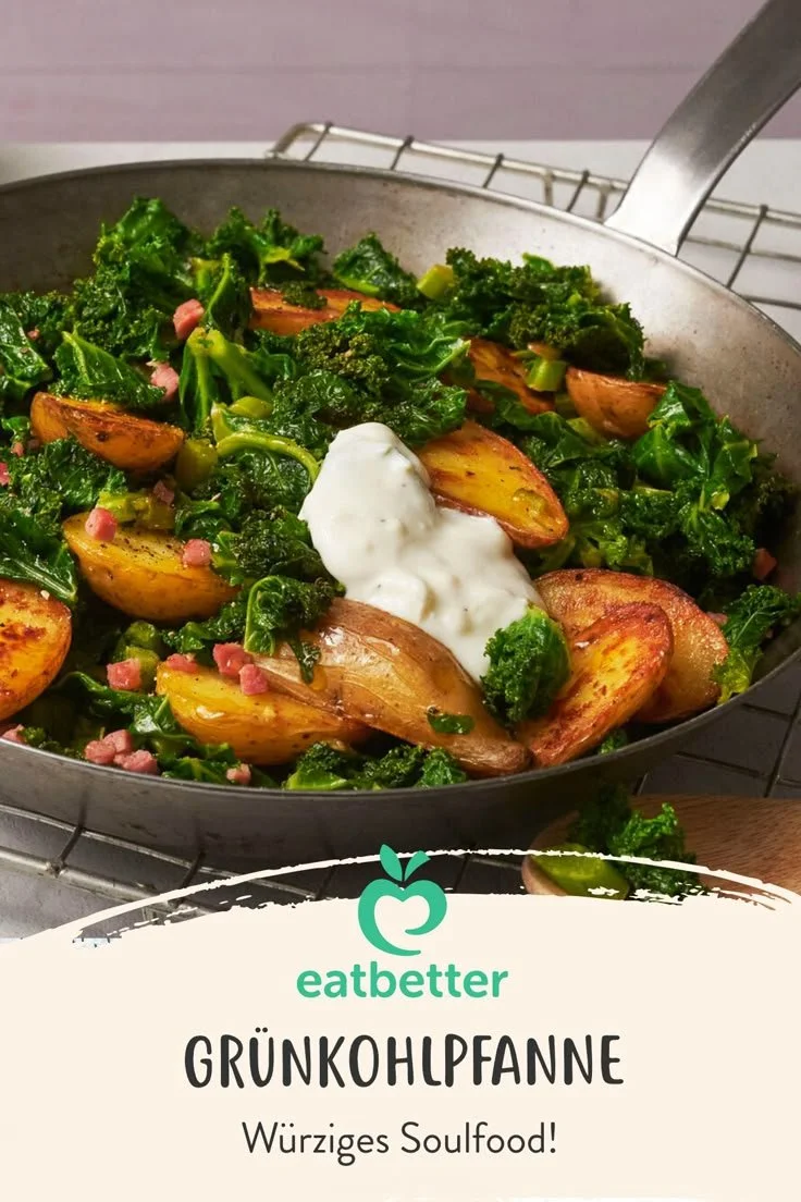 Würzige Grünkohlpfanne mit aromatischen Gewürzen und frischen Zutaten.